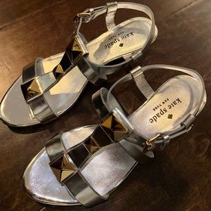 NEVER WORN! Kate Spade Silver and Gold Studded Low Wedge Buckle Sandal 6